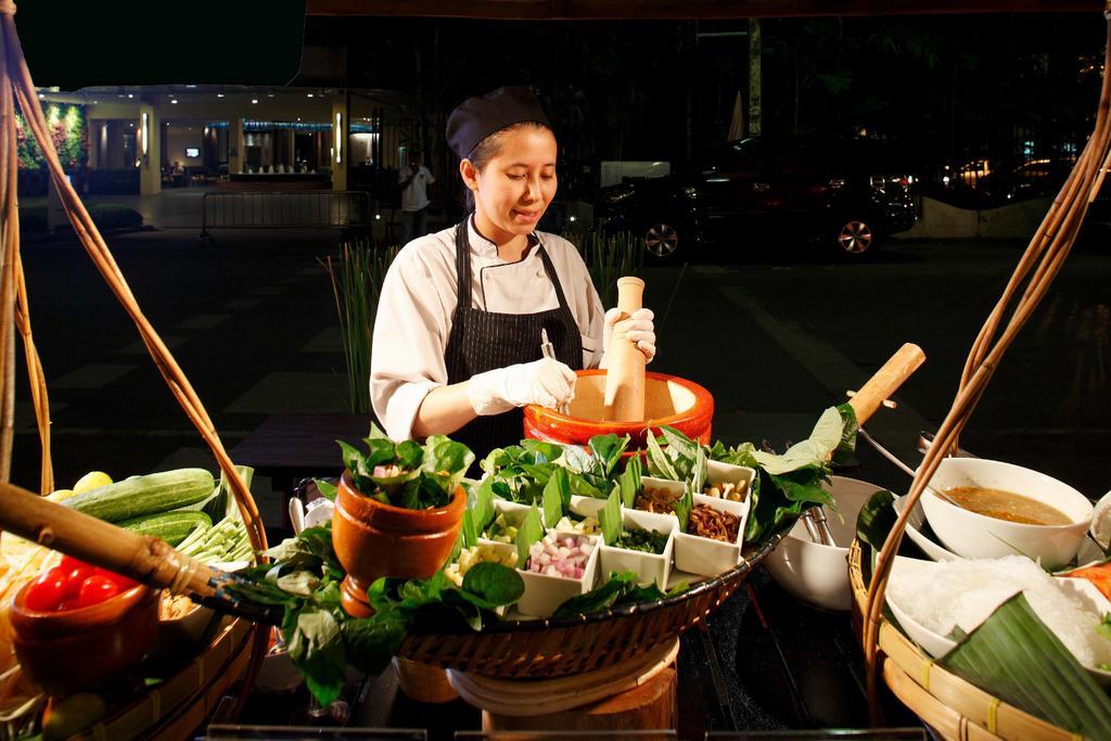 Swissotel Hotel Phuket Patong Beach Exterior photo